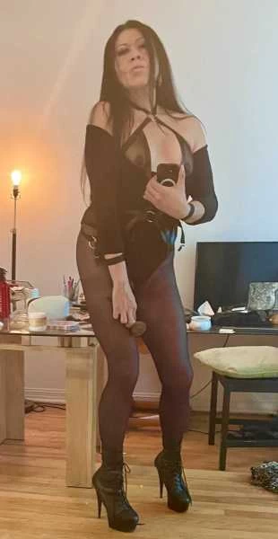 Photo 5 of Gia COUGAR mature sexy mistress  minded 😈
