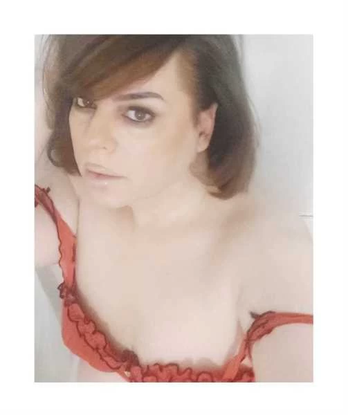 Thumbnail of Victoria / awaiting verification’s photo gallery