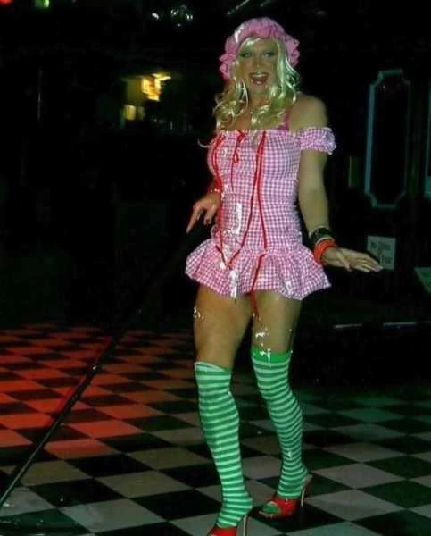 Photo 3 of Debbie